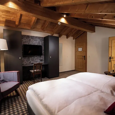 7132 Glenner Hotel